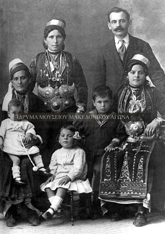 Οικογένειες Δαμίρη και Μαζαράκη, Κέρκυρα αρχές 20ου αιώνα. (Θεοτόκη Λ.).