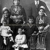 Οικογένειες Δαμίρη και Μαζαράκη, Κέρκυρα αρχές 20ου αιώνα. (Θεοτόκη Λ.).